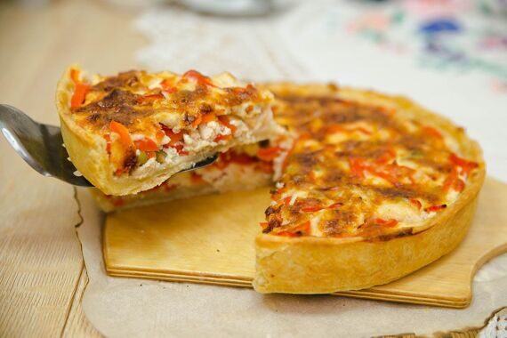 Киш с курицей и болгарским перцем